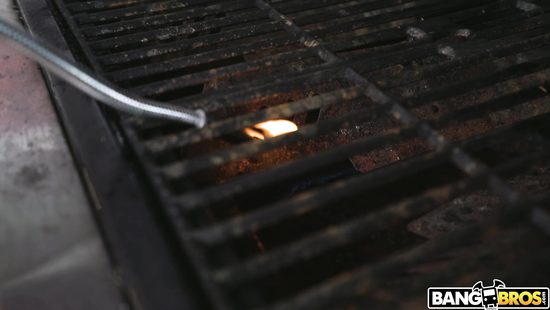 Curvy babe bends for stepdad's cock