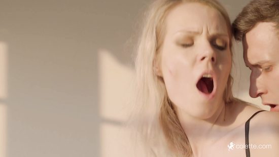 Big cock makes blonde doll lose her mind