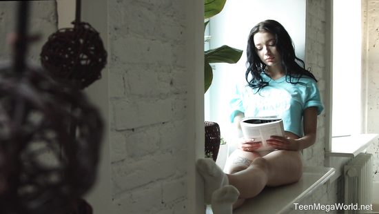 Appealing brunette leaves stepbrother bang her