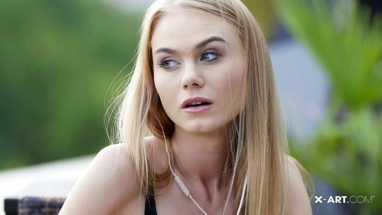 Cute blonde gives sloppy BJ before sex