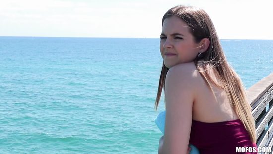 Teen amateur fucked in outdoor XXX