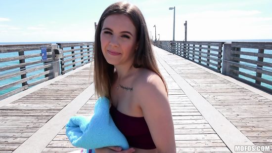 Teen amateur fucked in outdoor XXX