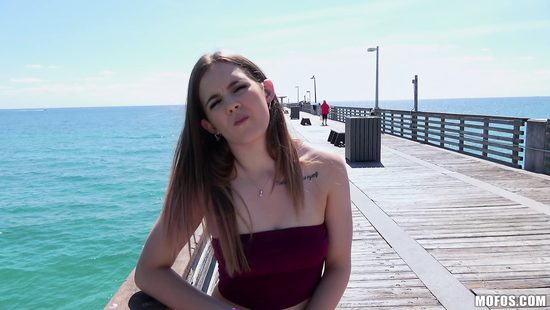 Teen amateur fucked in outdoor XXX