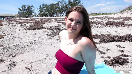 Teen amateur fucked in outdoor XXX