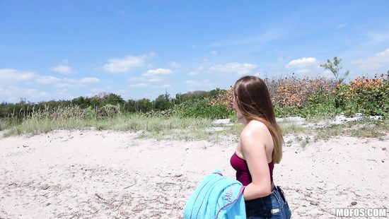 Teen amateur fucked in outdoor XXX