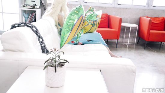 Deep sex for amateur sluts in POV scenes