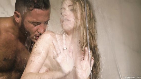 Deep sex makes skinny teen scream a lot