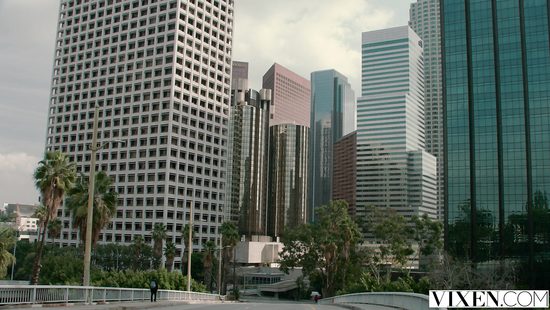 Busty natural blonde works magic on cam