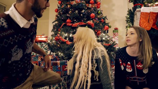 Appealing blondes share their first threesome