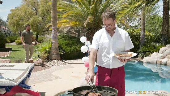 Passionate woman craves for some anal