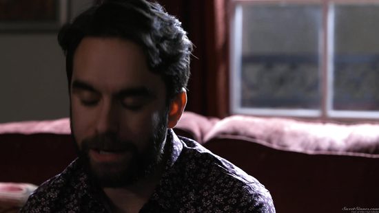 Excellent couch porn with the stepdaughter