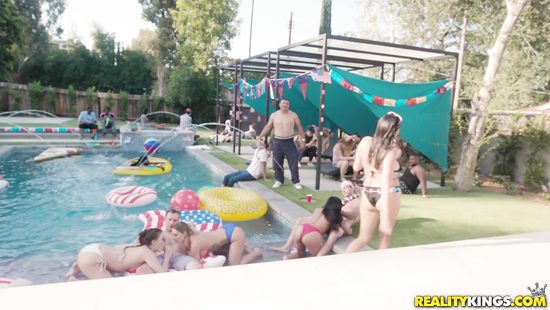 Cock sharing home play for a bunch of hotties