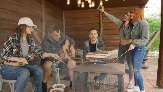 The call of nature and the call of wet pussy