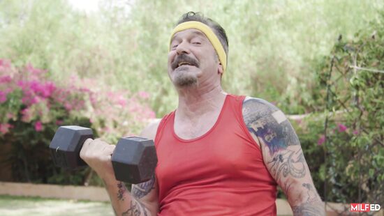 Hot chick seduces her neighbour.