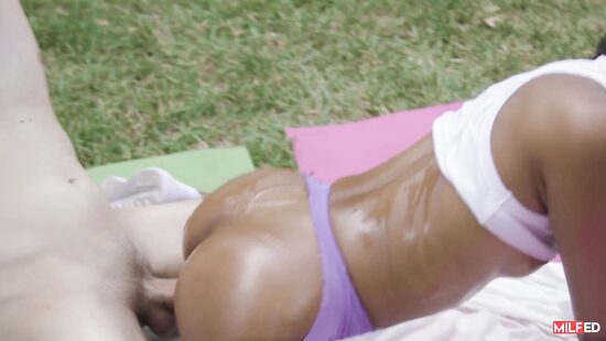 Hot chick seduces her neighbour.