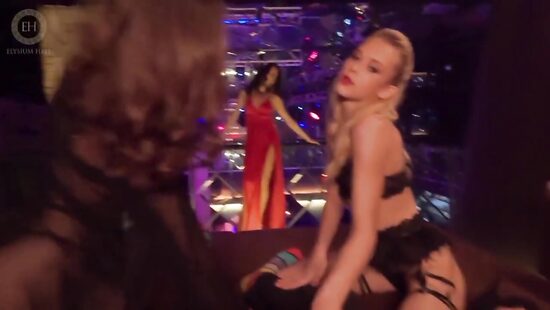 Вечеринка всех возможных слабостей человеческих и наслаждений.