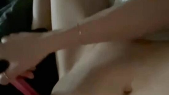 Красивая дрочка знакомой