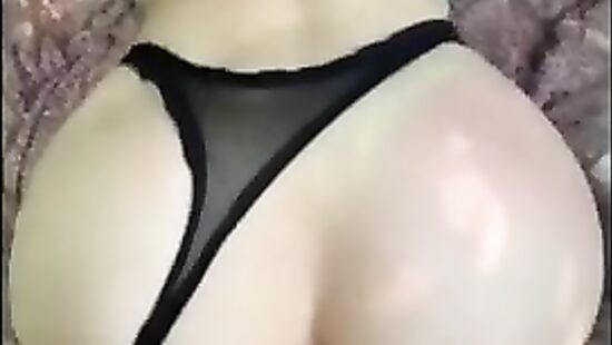 Секс в парке. В кустиках)