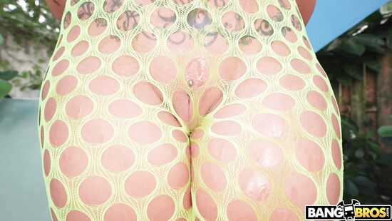 Knows a thing or two about big butts