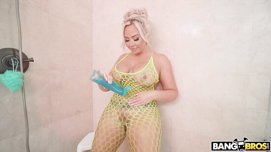 Knows a thing or two about big butts