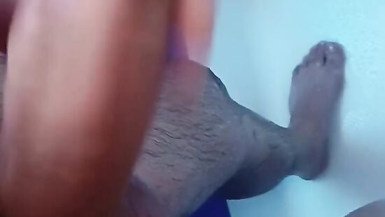 Кончаю в душе