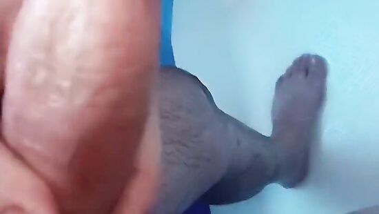 Кончаю в душе