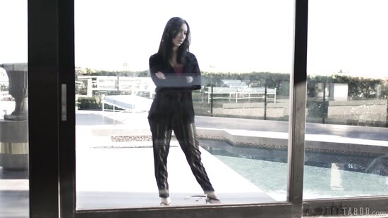 Are you showing off your unhappiness on purpose?