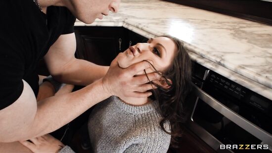 One of the variations of a friendly kiss