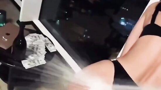 По кайфу среди ночи бля