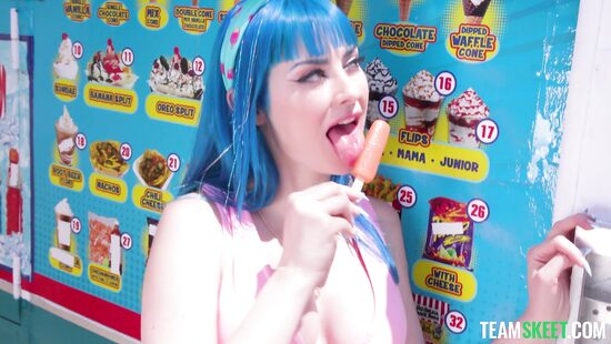 A strong orgasm for the beautiful ice cream lady