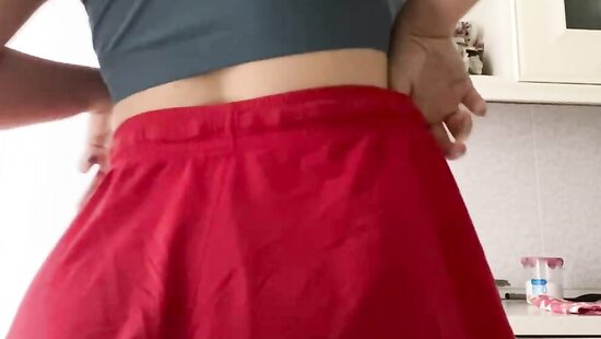 Трясу попой 