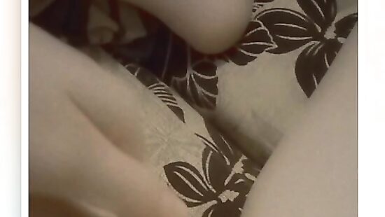 Играюсь с киской