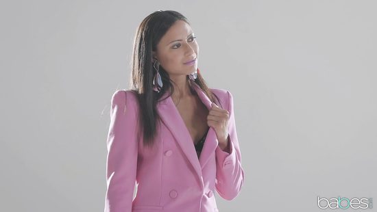 Brunette pumps serious inches in her wet cunt