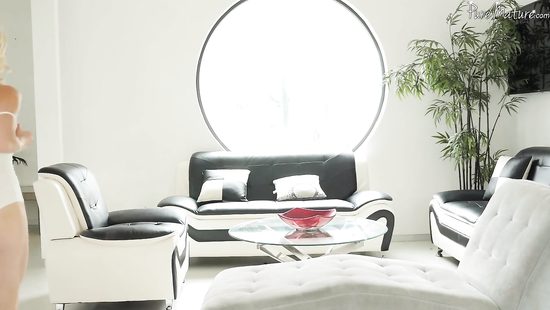 Sensual blonde inserts large inches in her