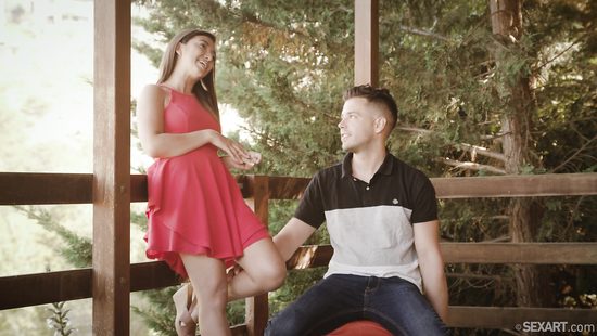 Dazzling teen gets facial after nude sex