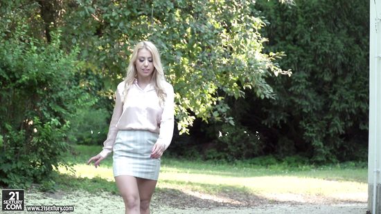 Big cock for flawless Nikky Thorne in POV