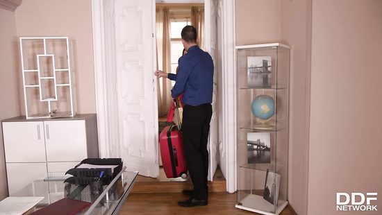 First time she fits such a huge dick in her cunt