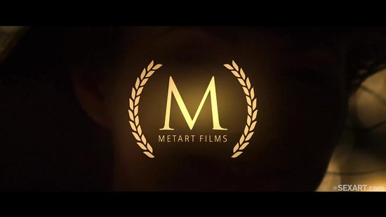 Brunette reaches the orgasm while getting licked