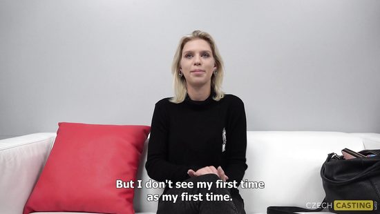 Amateur undresses during casting