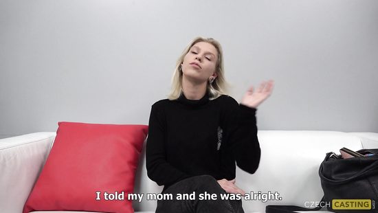 Amateur undresses during casting