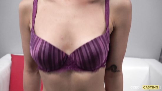 Amateur undresses during casting