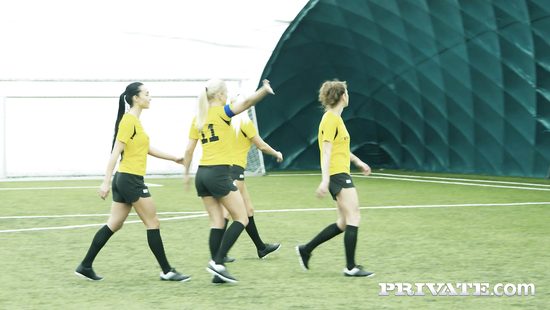 Bitches feel insane when swapping dicks like that