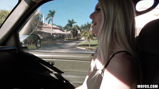 Back seat sex after she throats some