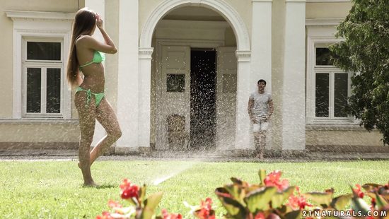 Skinny ass chick feels whole dick in her cunt