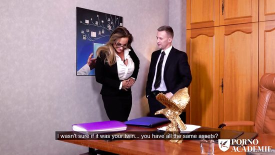 Nude MILF DP satisfied at work