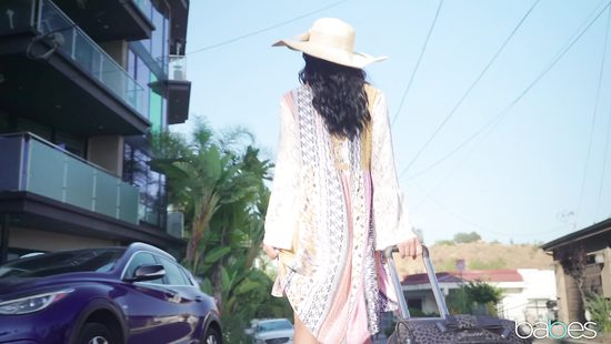 Nude Latina screams once the dick rams her ass