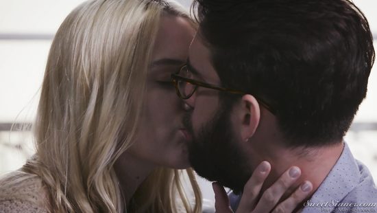 Blondie knows the right cure for stress