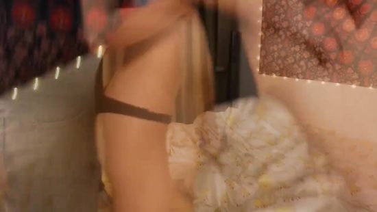 Webcam live anal for a petite blonde