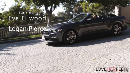 Thin hon feels it deep in both holes