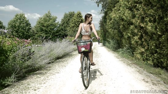 Outdoor anal with a teen on fire